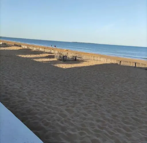 度假居 2 Pas De La Sans Vis A Vis *